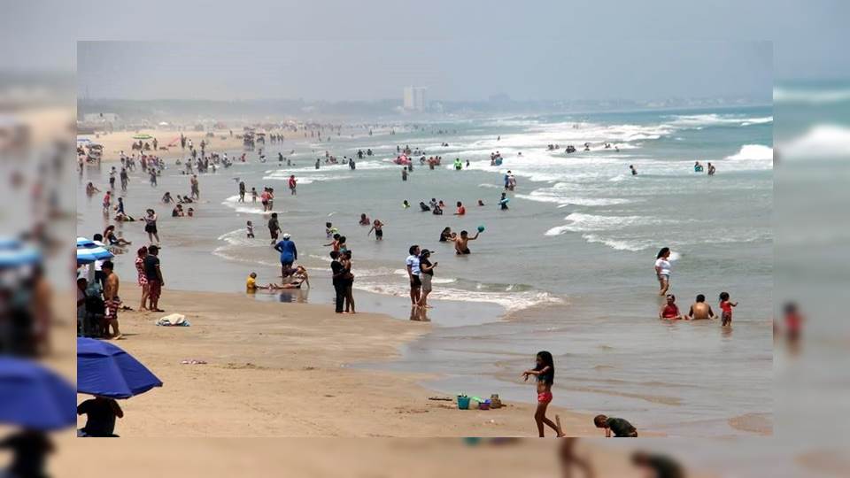 Contin A Afluencia De Paseantes En Playa Miramar Filtros Siguen