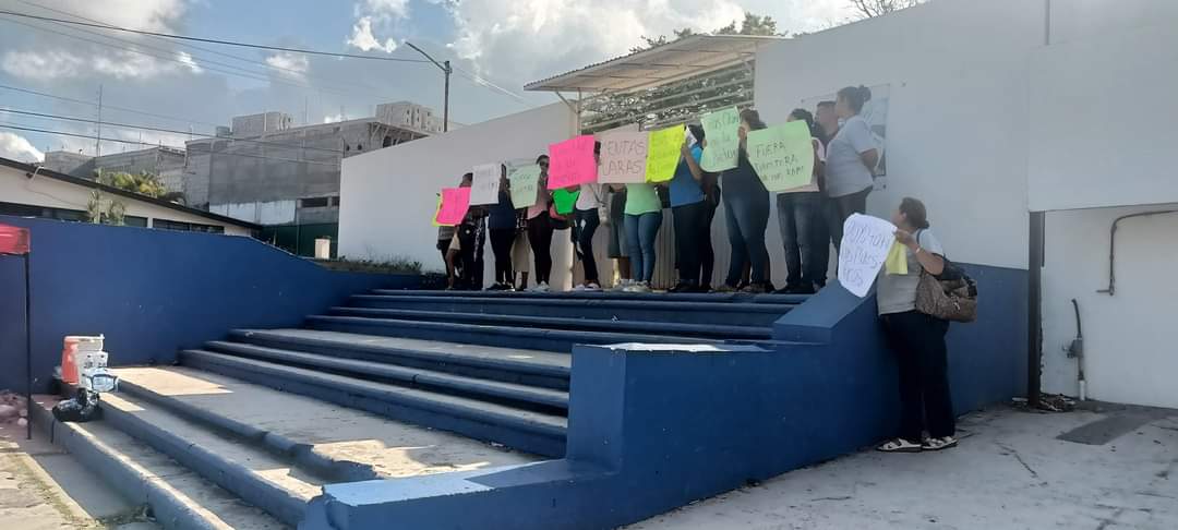 Continua Bloqueo En Primaria De Tampico Noticias24Siete