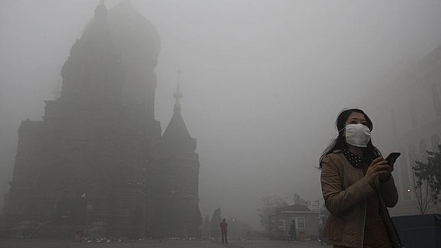 Por terrible contaminación, ¡ya se vende en China aire puro embotellado!