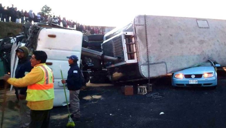 Suman 4 muertos por carambola en la México-Puebla