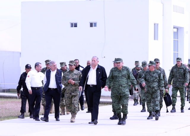 Consignan a 106 personas por delitos estatales y federales