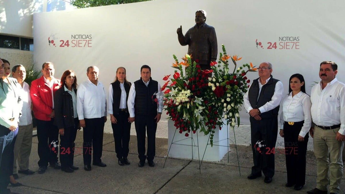 Rinden homenaje a Rodolfo Torre Cantu