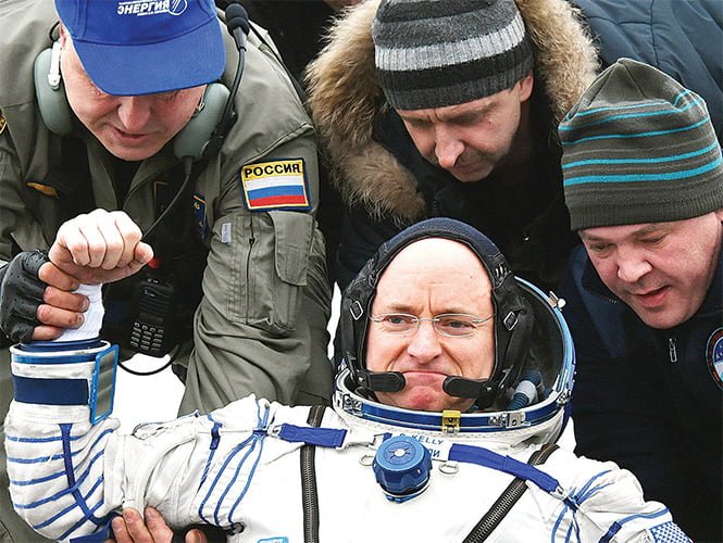Tocan tierra después de 340 días en el espacio