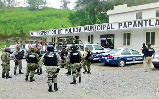 Detenidos, siete policías por la desaparición de 3 jóvenes