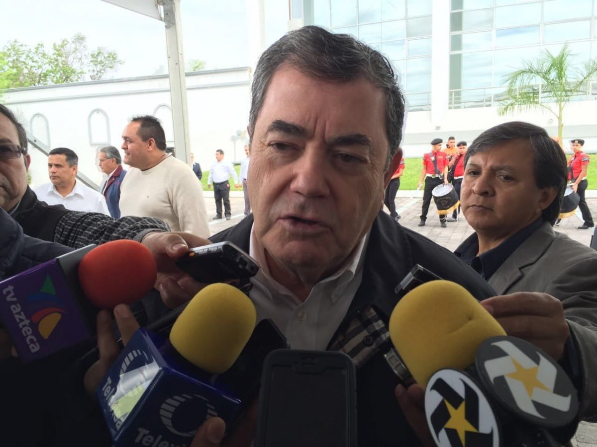 Siguen cubriendo adeudos a Policías Estatales