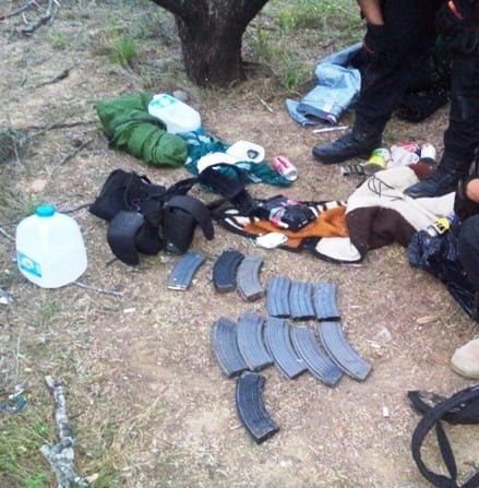 Aseguran camionetas y arsenal en frontera de Tamaulipas