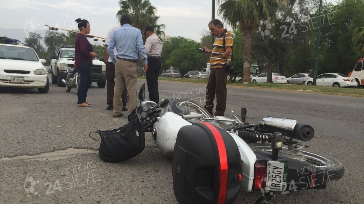 Arrollan a motociclista de una mueblería en Victoria