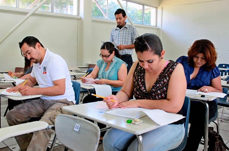 Despide Secretaría de Educación a 3 mil 360 maestros