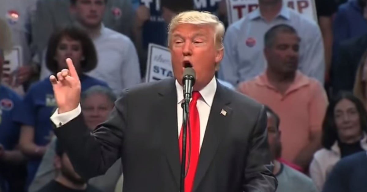 Donald Trump se refiere al 9/11 como 7/11 (Video)