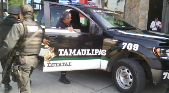 Hallan 3 personas secuestradas al interior de un auto en Reynosa