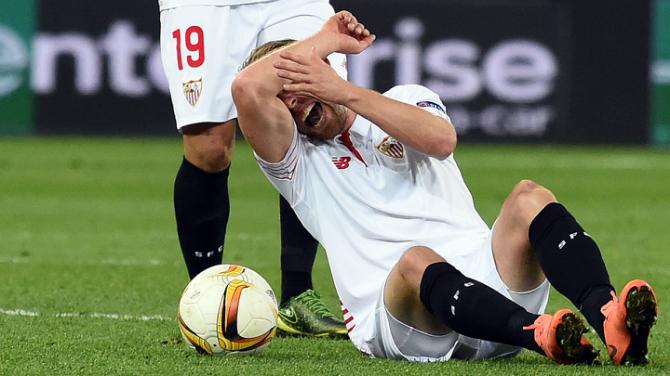 Espeluznante lesión en partido de la Europa League (Video)