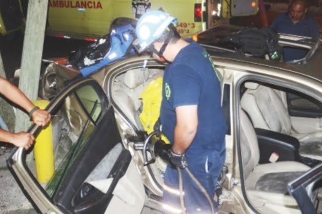 Aparatoso accidente por omitir alto