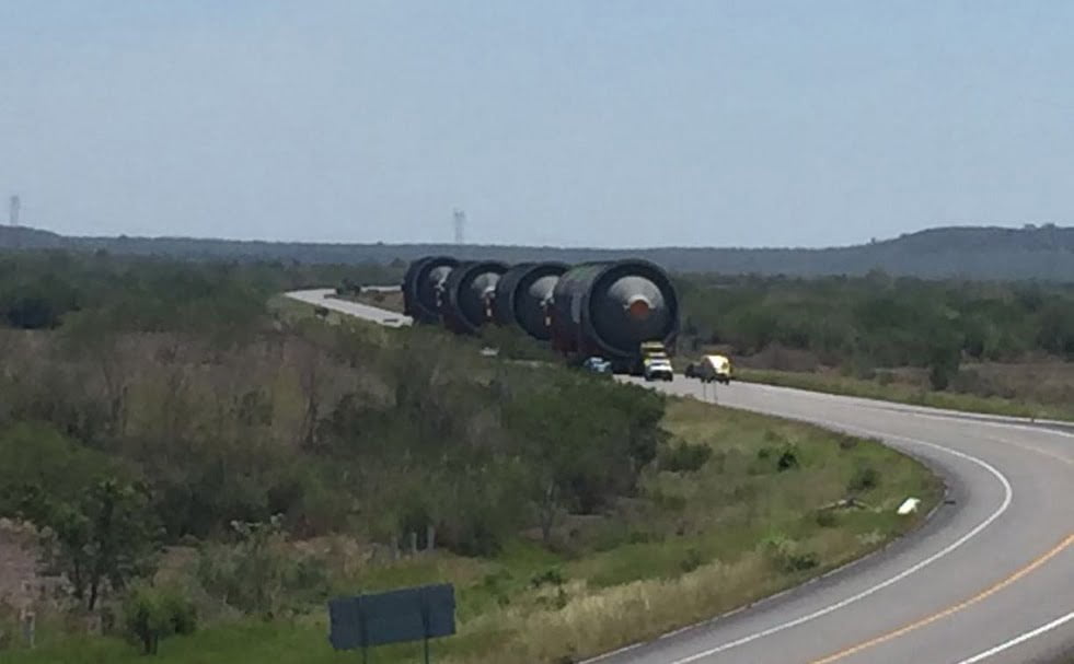 Transportan calderas gigantes de Altamira a Tula