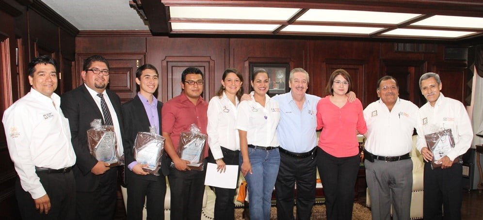 Reconoce Rector a estudiantes de Derecho-UAT-Victoria