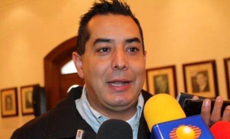 Exhortan evitar tirar basura en la calle para prevenir inundaciones