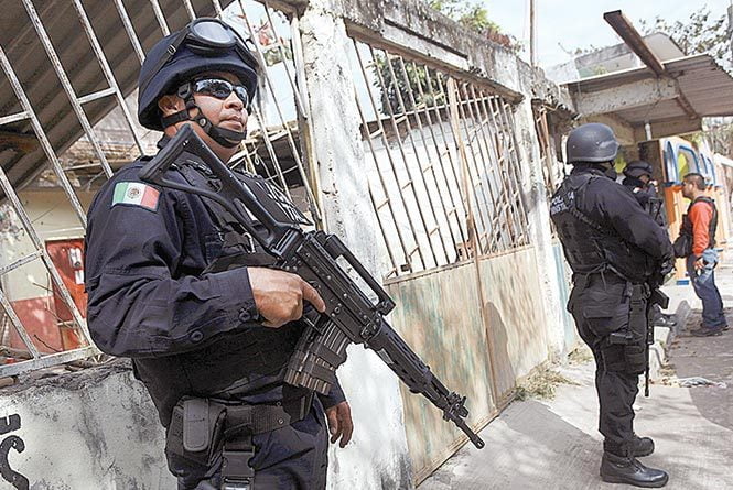 Policías reprueban  en confianza; ejército, con mejor prestigio