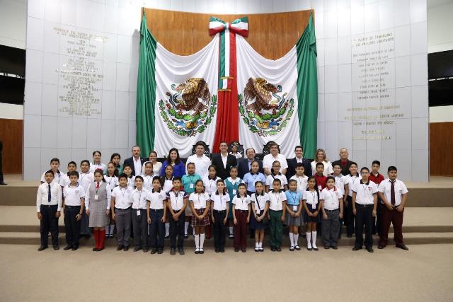 Sesionan en el Congreso del Estado estudiantes Diputados por un Día