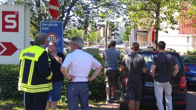 Policía libera a rehenes que tomó individuo en cine alemán