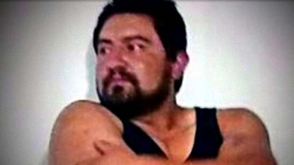 Mata a su amigo por mensajear en whatsapp con su esposa
