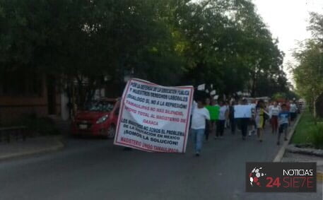 Marchan maestros en Victoria en repudio a la violencia contra el magisterio