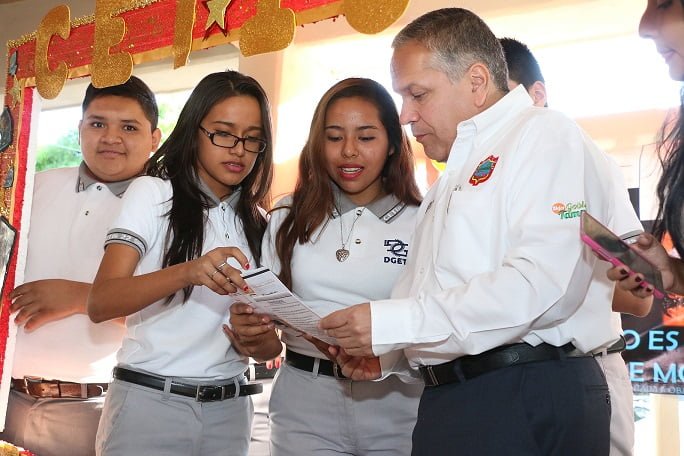 Implementan acciones para prevenir adicciones y la violencia en jóvenes