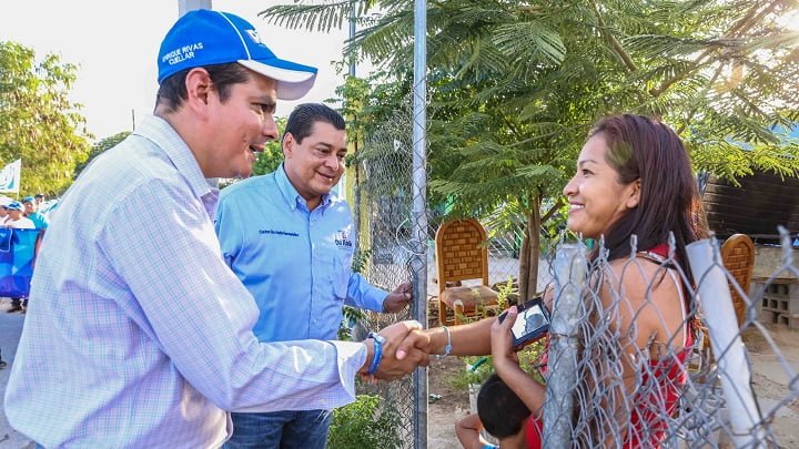 Reitera Rivas Cuellar compromiso con neolaredenses
