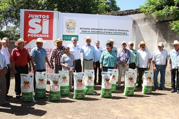 Reciben productores victorenses semilla mejorada