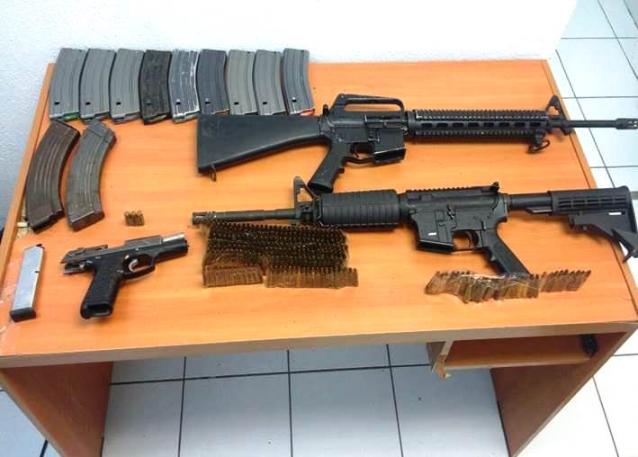 Aseguran arsenal y equipo táctico en Padilla y Mier