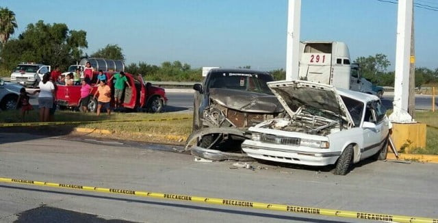 Automóvil lo embiste y muere en el lugar