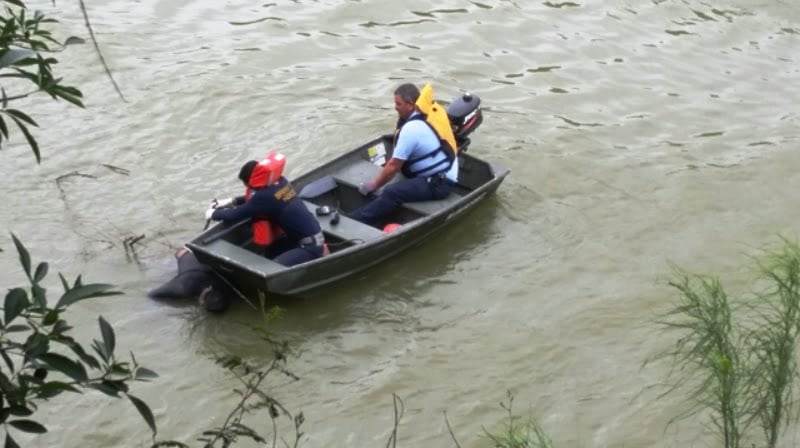 Cadáver de joven es hallado en aguas del Río Bravo