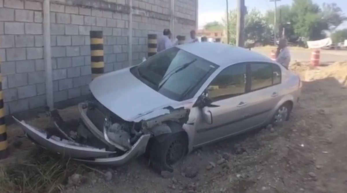 Chocan en El Barretal y pareja resulta lesionada (Video)
