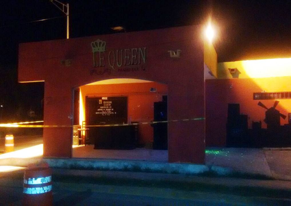Ataque a 2 bares, deja un muerto y varios heridos