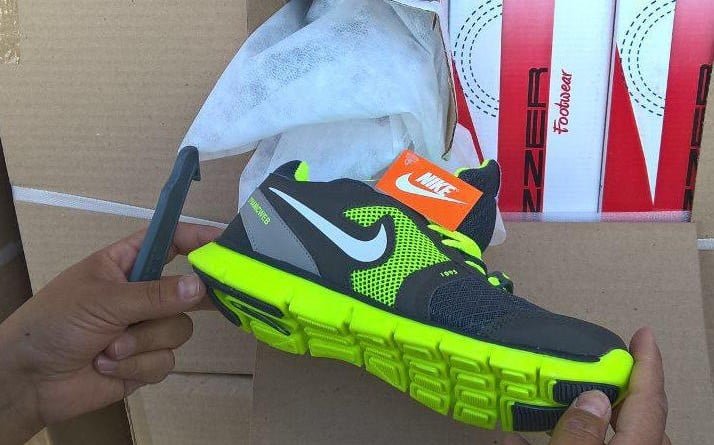 POLICÍA FEDERAL PONE A DISPOSICIÓN DE PGR 62 PARES DE TENIS QUE OSTENTABAN MARCAS APÓCRIFAS