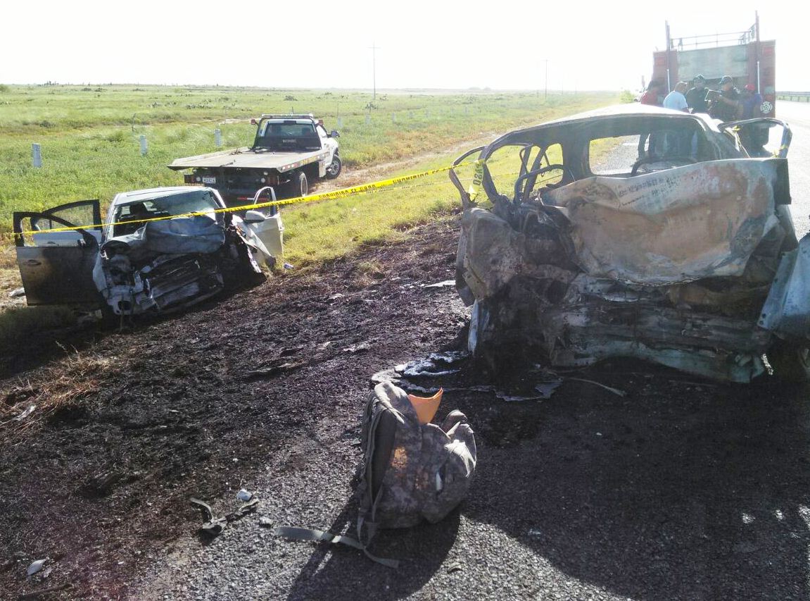 Dos personas calcinadas en accidente automovilístico