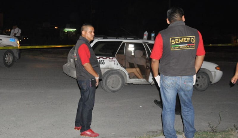 Fallece mujer al ir a bordo de un taxi