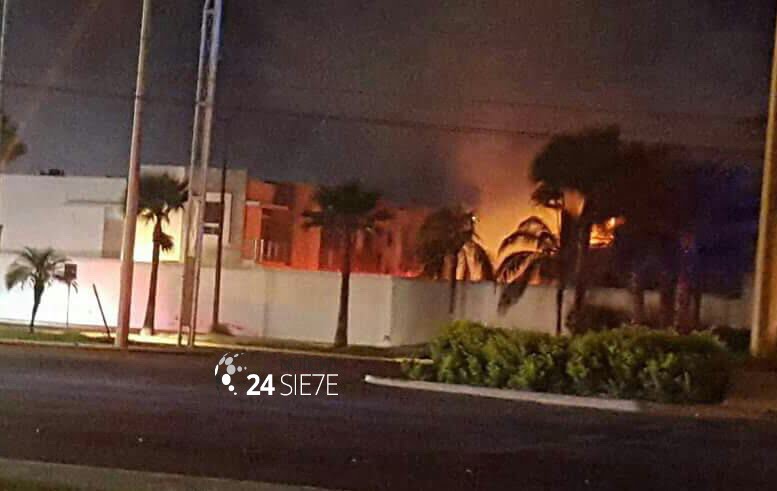 Incendio en vivienda deja 3 víctimas