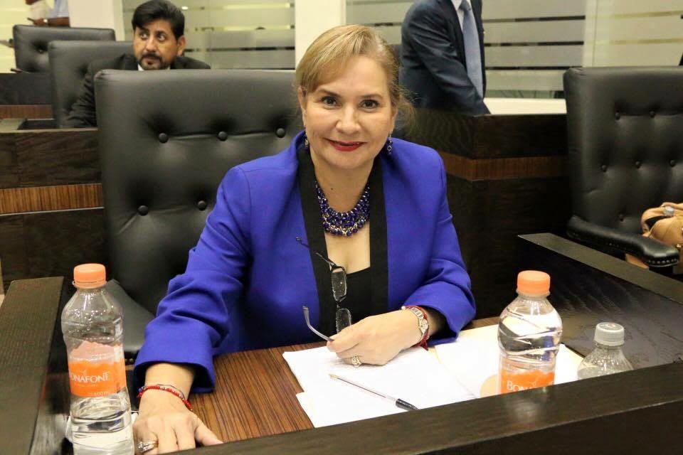 Diputados cambian fecha de informe