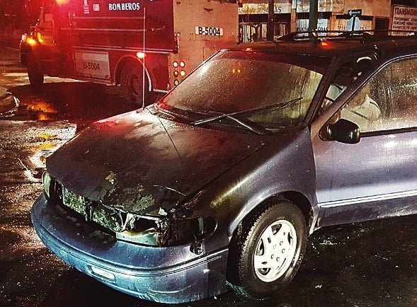 Automóvil se incendia en Nuevo Laredo