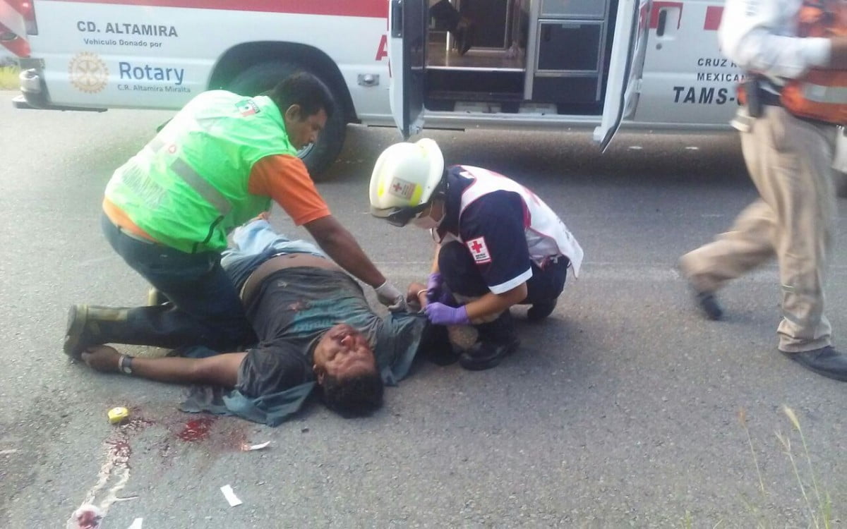 Derrapa ebrio motociclista; sufre lesiones