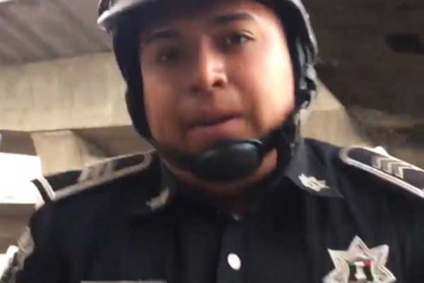 Se niega a dar ‘mordida’ y policía lo golpea (VIDEO)