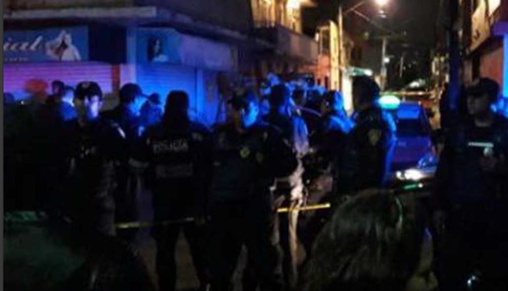 Payasos asesinos acribillan a 3 en la Ciudad de México