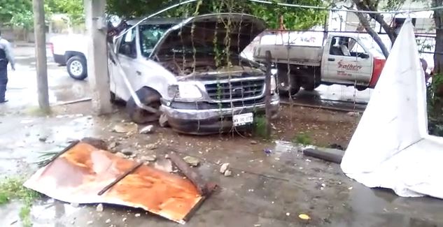 Choque de crucero deja 2 lesionados