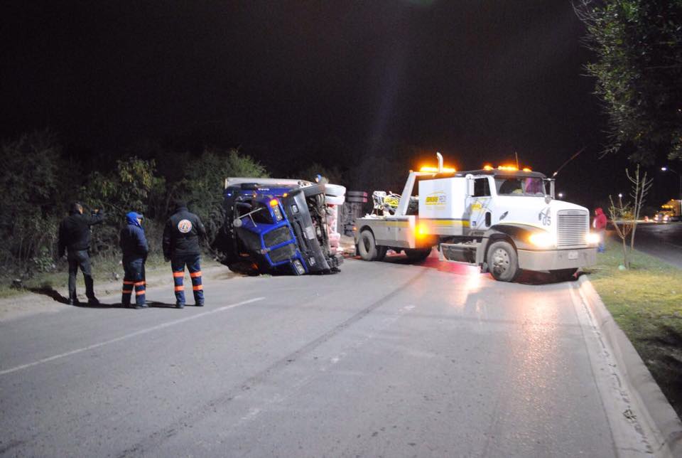 Peso de carga vence a tráiler