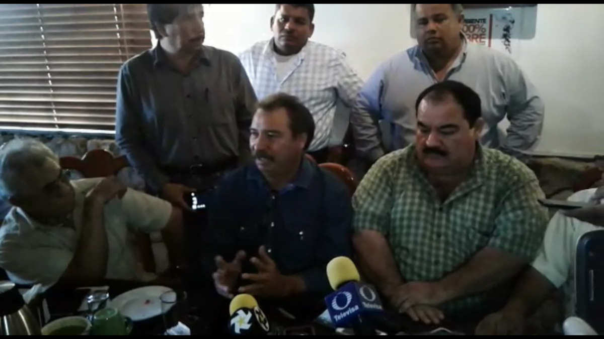 Transportistas amagan con paro laboral en la zona sur