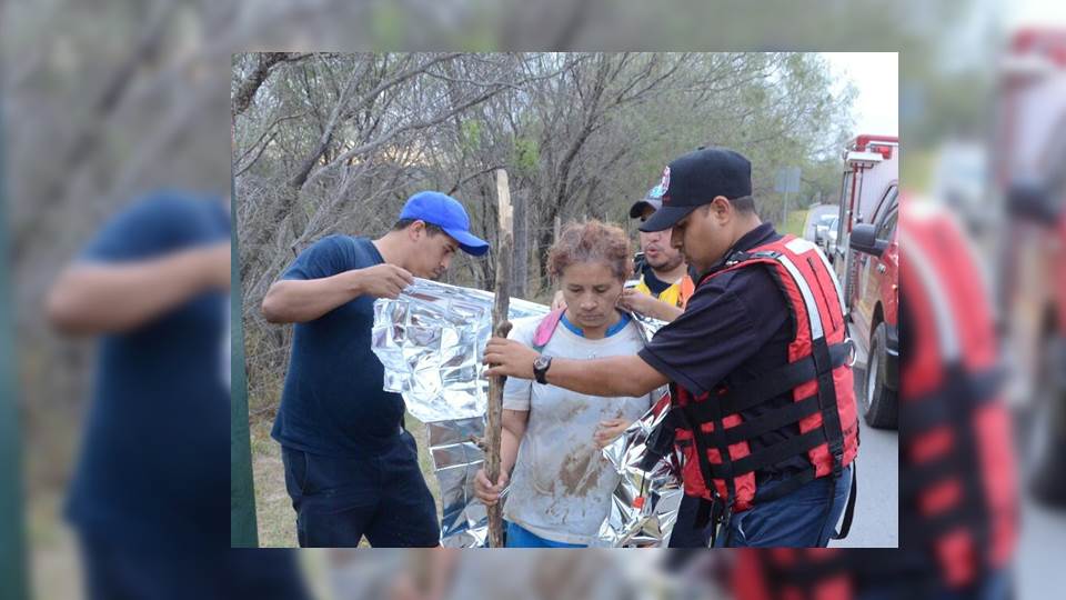 Mujer es arrastrada por corriente del Río Bravo