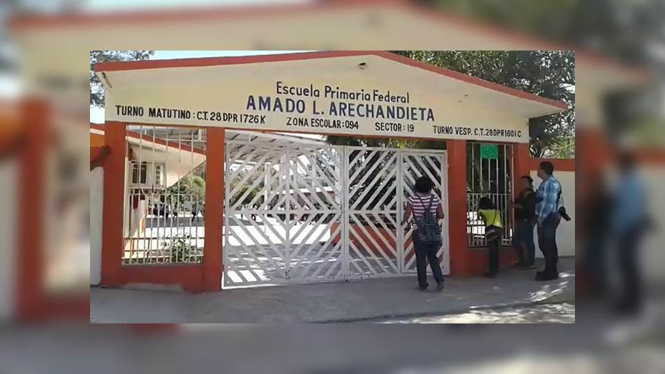 Denuncian a presunto maestro acosador; afirman toma videos a alumnas de primaria