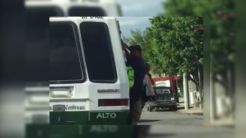 Sancionan a chofer por exceso de pasajeros