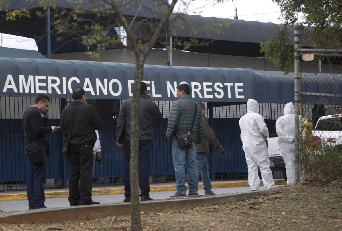 Muere maestra baleada por alumno en Monterrey