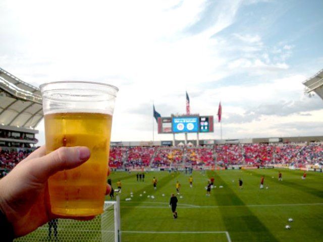 Propone diputada prohibir la venta de cerveza en los estadios