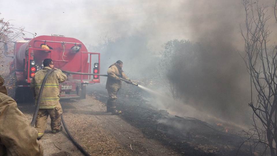 Se incendia pastizal en colonia de Victoria; hay movilización de bomberos